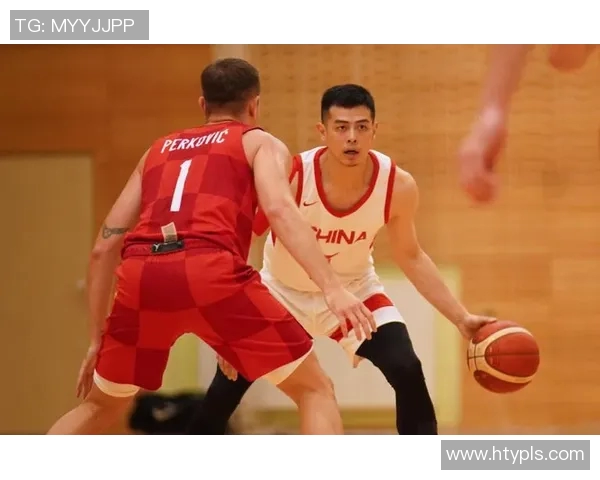 方硕的篮球之路：从青涩少年到职业赛场的辉煌蜕变与成长故事