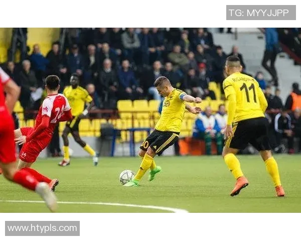 谢里夫与兹林的激烈对决揭示足球战术与团队合作的精彩瞬间