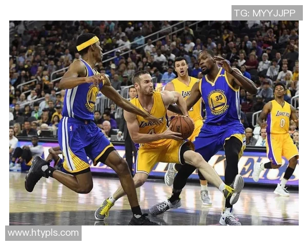 湖人对阵奇才的精彩对决结果揭晓球迷热议比赛亮点与精彩瞬间 湖人对阵奇才的精彩对决结果揭晓球迷热议比赛亮点与精彩瞬间